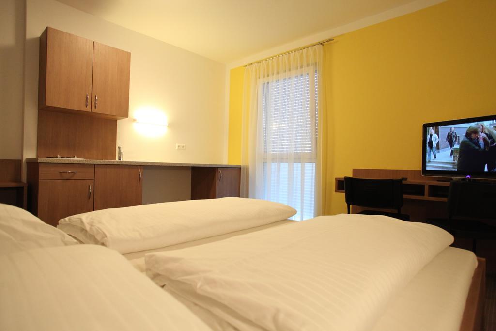 Fair-Price-Hotel Bad Waltersdorf Esterno foto